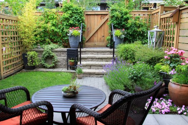 Small Yard Landscaping in Northville